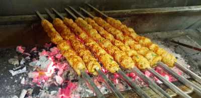 Bar-b-q Lounge Cafe And Restaurant