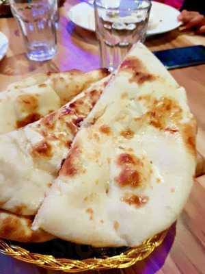 Bar-b-q Lounge Cafe And Restaurant