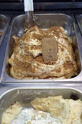 Little Red Wolf Artisan Gelato & Desserts