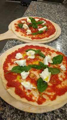 Queen Margherita Pizza