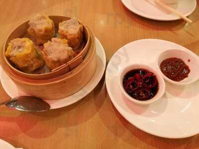 Emperor Garden Bbq & Noodles