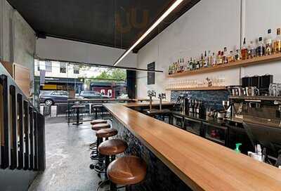 Caddie Restaurant & Bar