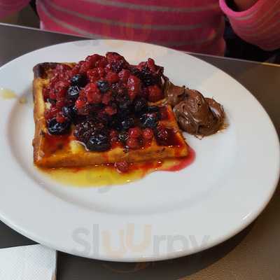 1st Floor Restaurant & Bar