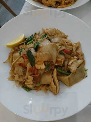 Mon Thai Eatery
