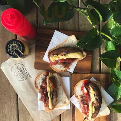 Go West Eatery And Tuckshop