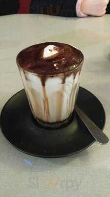 Commuters Cafe & Bar