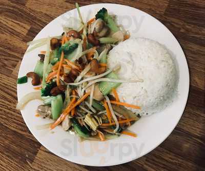 Yoyo Noodle Sushi Dumpling Bar