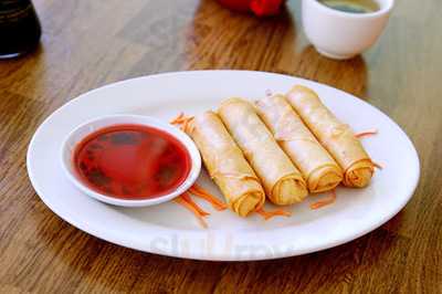 Yoyo Noodle Sushi Dumpling Bar