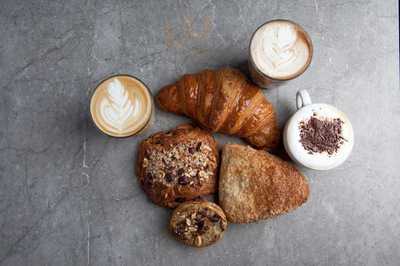 Reverie Cafe & Dessert