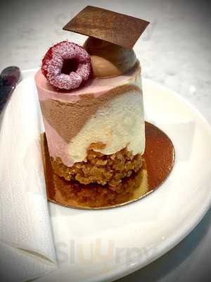 Reverie Cafe & Dessert