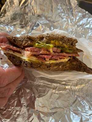 Brooklyn Bridge Deli