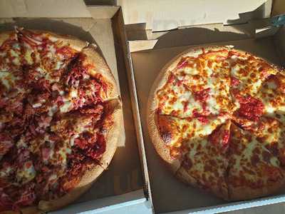 Little John Pizza, Pasta And Liquor