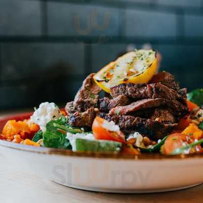 Zigzag Salads And Burgers