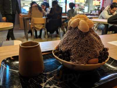 Manymore Eatery And Bar (hwkr)