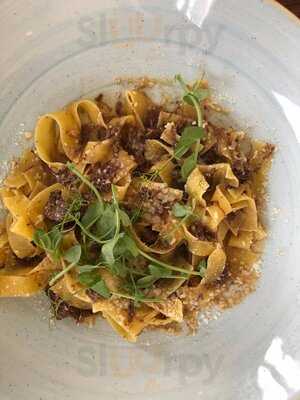 Fratelli Fresh Entertainment Quarter