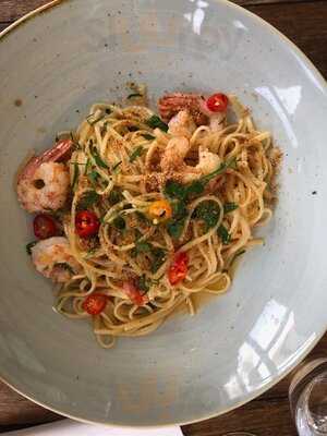 Fratelli Fresh Entertainment Quarter