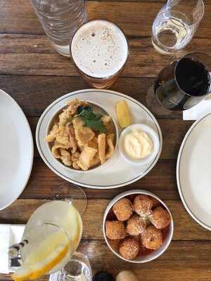 Fratelli Fresh Entertainment Quarter