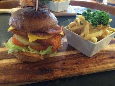 Criterion Hotel Family Restaurant