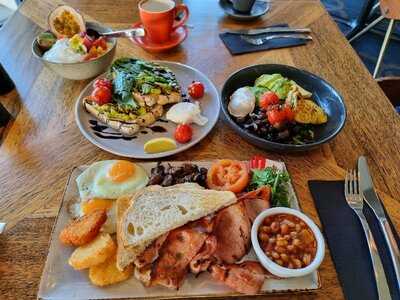 Karinya’s Restaurant & Wine Bar