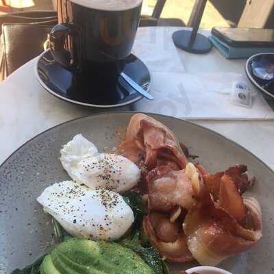 Boo's Place Cafe & Provedore