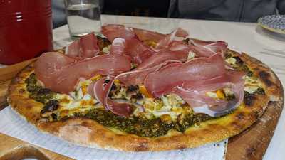 Woodfired In And Out Pizza