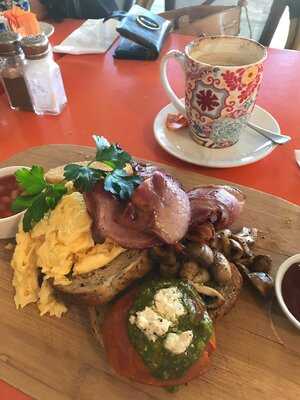 Jilarty Gelato Bar & Cafe