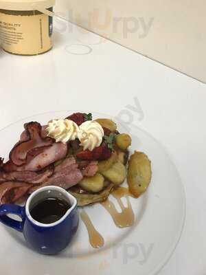 Jilarty Gelato Bar & Cafe