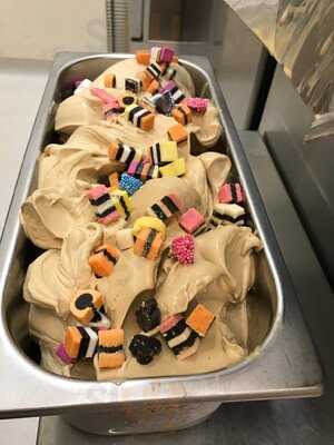 Jilarty Gelato Bar & Cafe