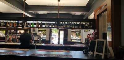 Commercial Hotel Pub