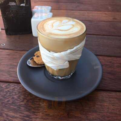 Colombo's Cafe & Pasta Bar