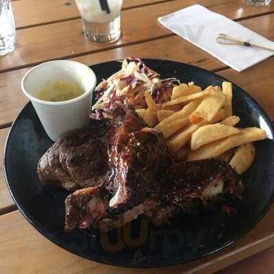 The Swae & Ivy - Bar & Restaurant