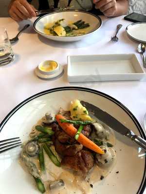 Nina Restaurant And Tapas Bar