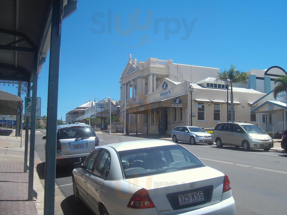 Henry's Cafe And Restaurant