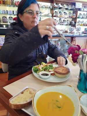 The Speckled Hen Cafe