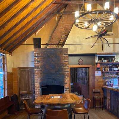 Lion Of Waterloo Tavern