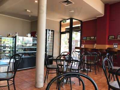 Bossimi's Bakehouse & Cafe