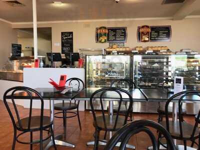 Bossimi's Bakehouse & Cafe