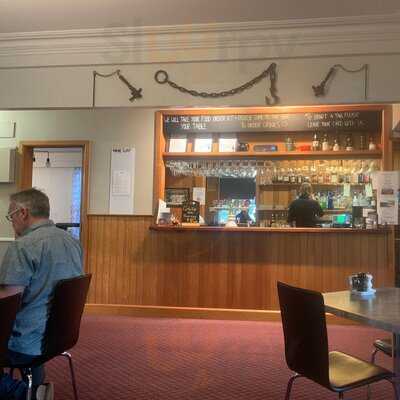 Pig & Whistle Hotel Restaurant