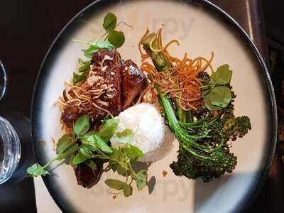 Pig & Whistle Hotel Restaurant