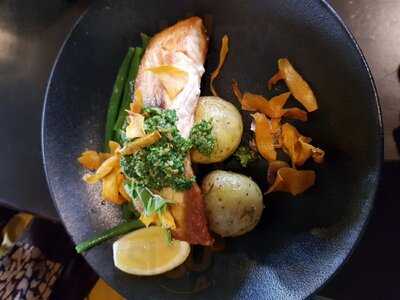 Pig & Whistle Hotel Restaurant