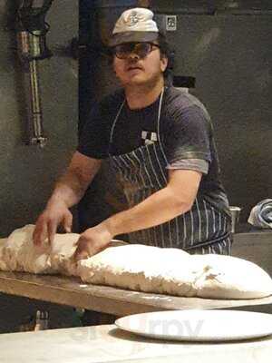 Fratelli Famous Pizzeria