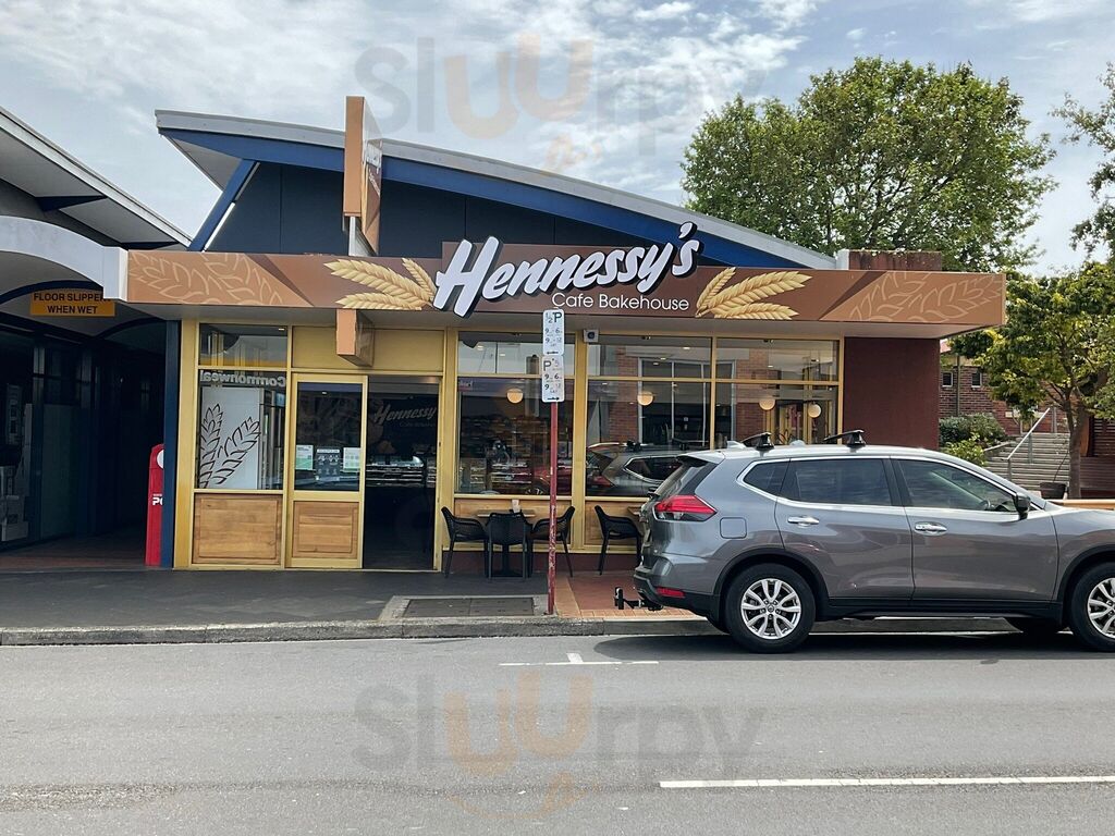 Hennessy's Cafe Bakery