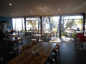 Beachcombers Family Bistro 1770