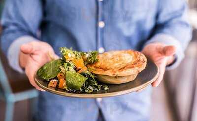 Brew & Brew Cafe - 2 Constitution Ave, Canberra