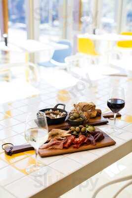 Eastside Social Restaurant & Bar