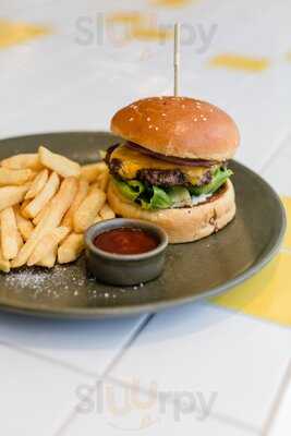 Eastside Social Restaurant & Bar