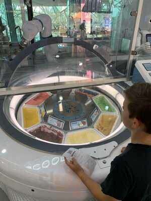 Niska Robotic Ice Cream Bar