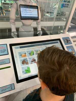 Niska Robotic Ice Cream Bar