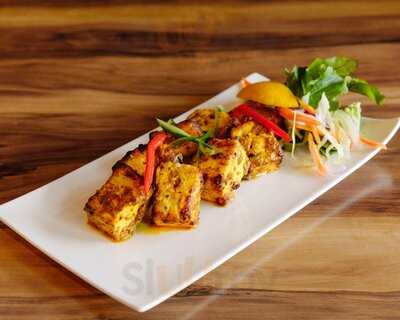 3 Brothers On Chapel