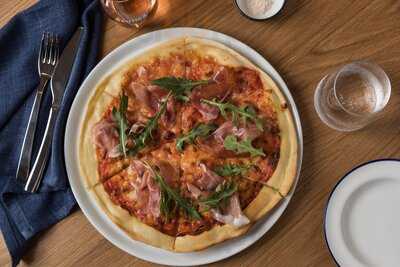 Nautica Pool Bar & Kitchen